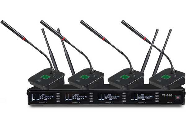 專業一拖四無線會議話筒